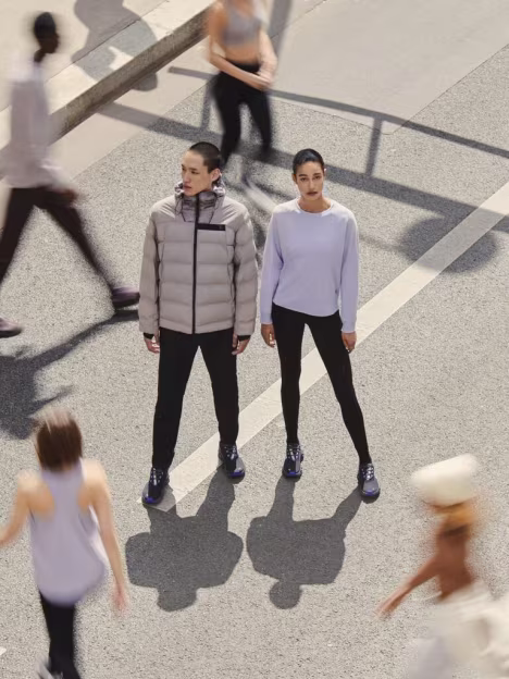 On Running.fr 10 On Running.fr -On Running.fr Small JPEG fw23 apparel move run social media facebook feed no language 1200x1200 01